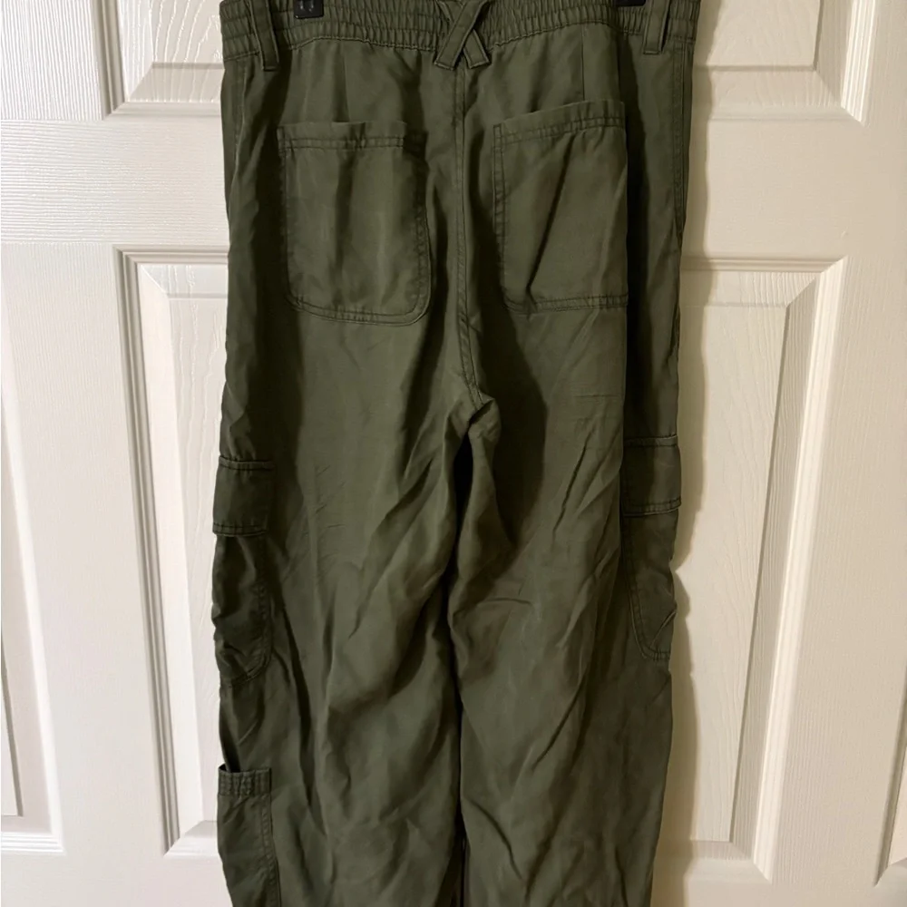 Hollister Olive Green High-Rise Cargo Pants - Picture 3 of 3